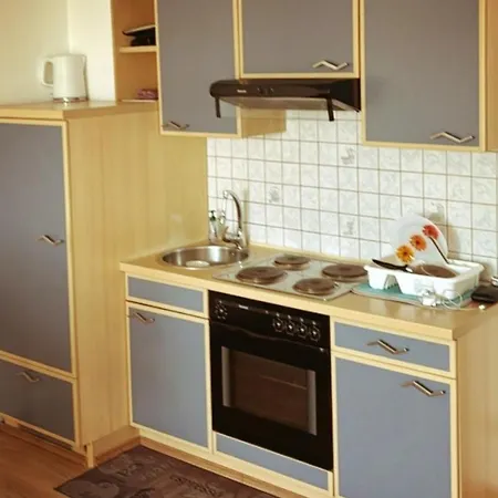 Apartment Apartment *