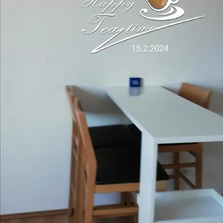 Apartment Apartment *